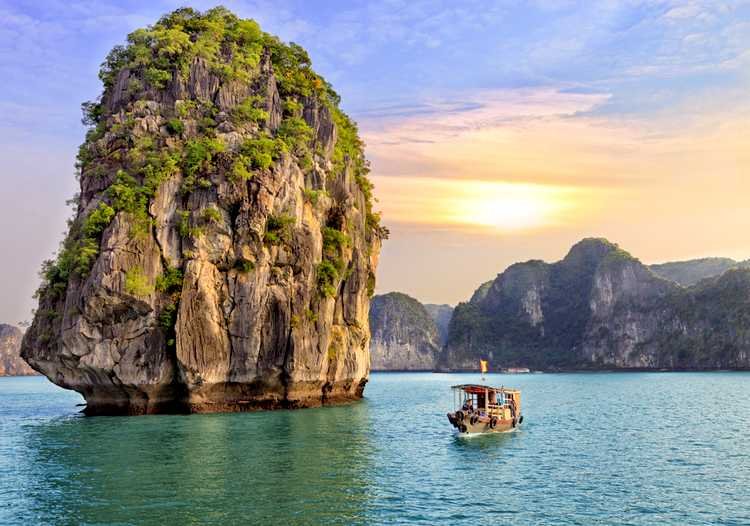 Splendid Nature View Halong Bay